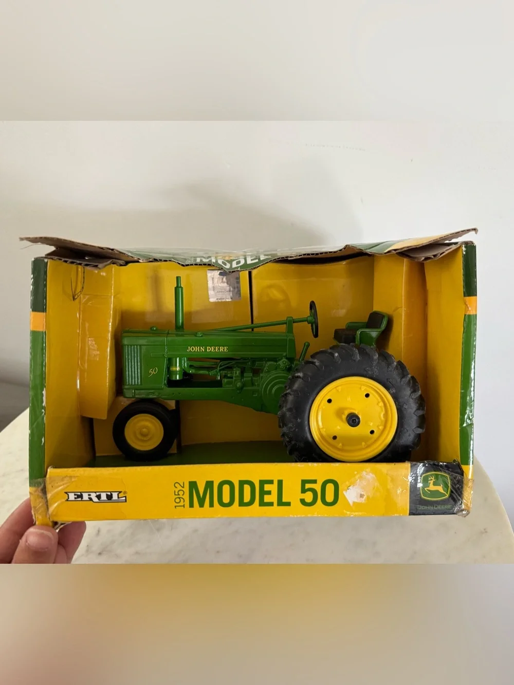 ERTL 1/16 John Deere Model 50 Tractor With Narrow Front 1952 NIB 2009